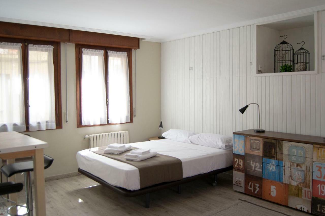 Tres Puentes Anguiano Apartamentos Y Hostal Zewnętrze zdjęcie