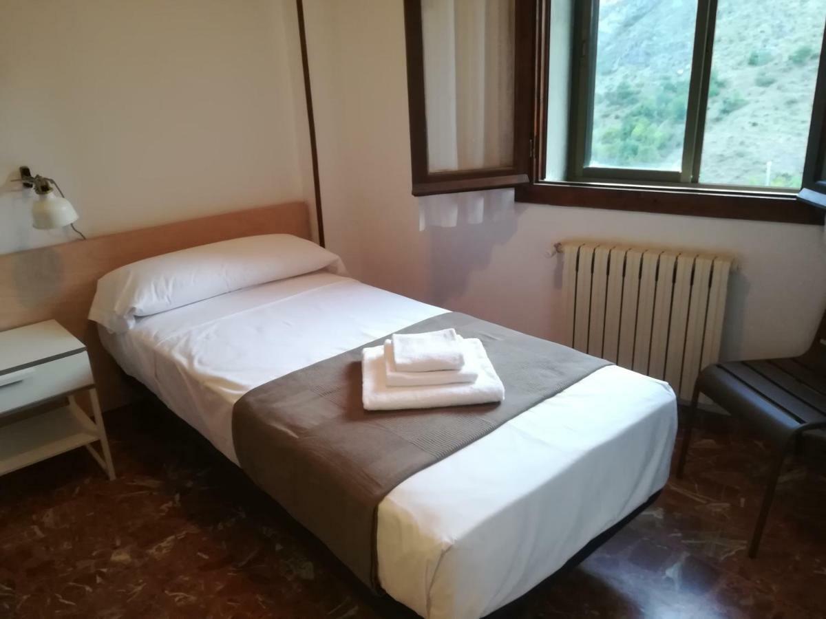 Tres Puentes Anguiano Apartamentos Y Hostal Zewnętrze zdjęcie