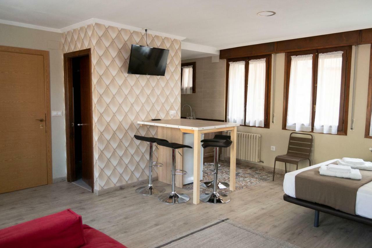 Tres Puentes Anguiano Apartamentos Y Hostal Zewnętrze zdjęcie