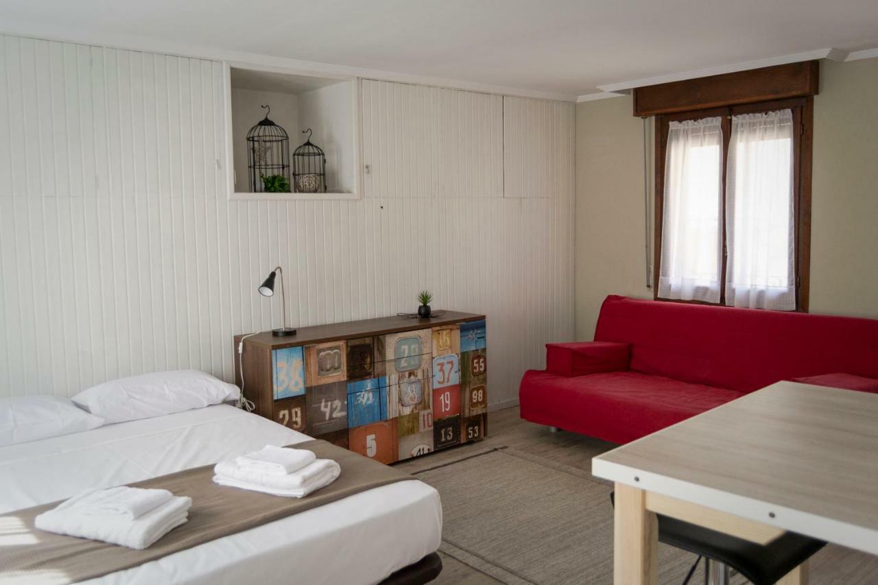 Tres Puentes Anguiano Apartamentos Y Hostal Zewnętrze zdjęcie