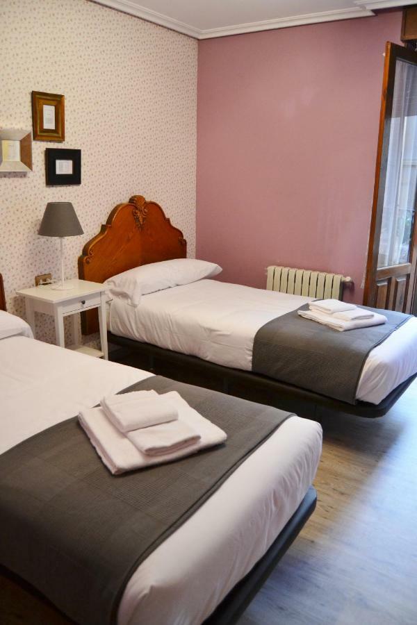 Tres Puentes Anguiano Apartamentos Y Hostal Zewnętrze zdjęcie