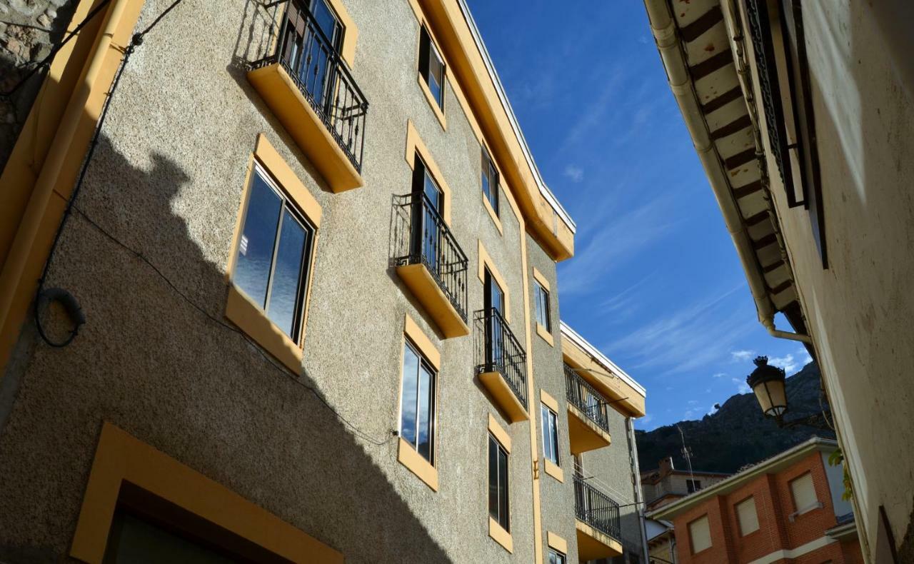 Tres Puentes Anguiano Apartamentos Y Hostal Zewnętrze zdjęcie